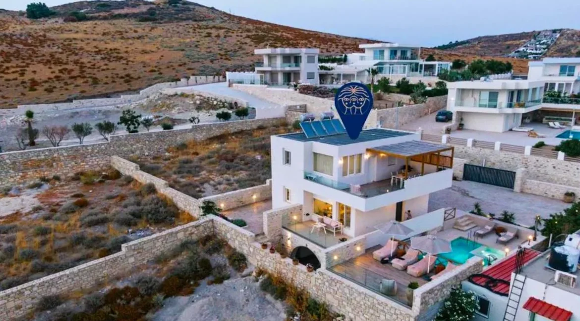 Luxurious Seaside Villa in Crete for sale 24