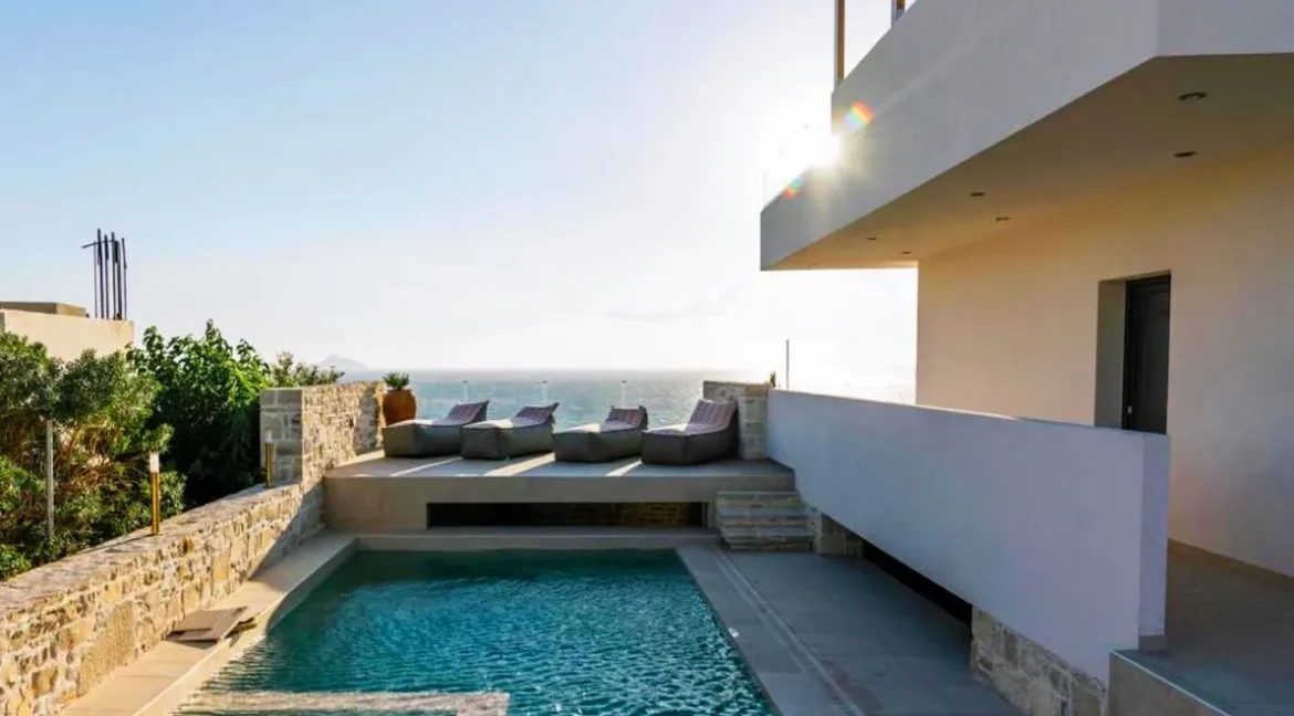 Luxurious Seaside Villa in Crete for sale 3