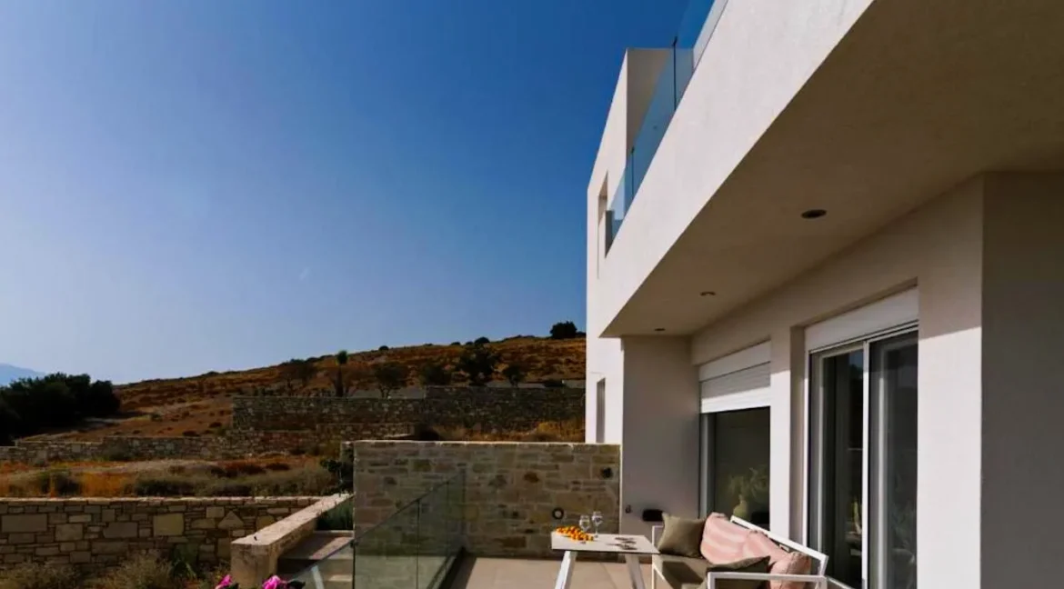 Luxurious Seaside Villa in Crete for sale 9