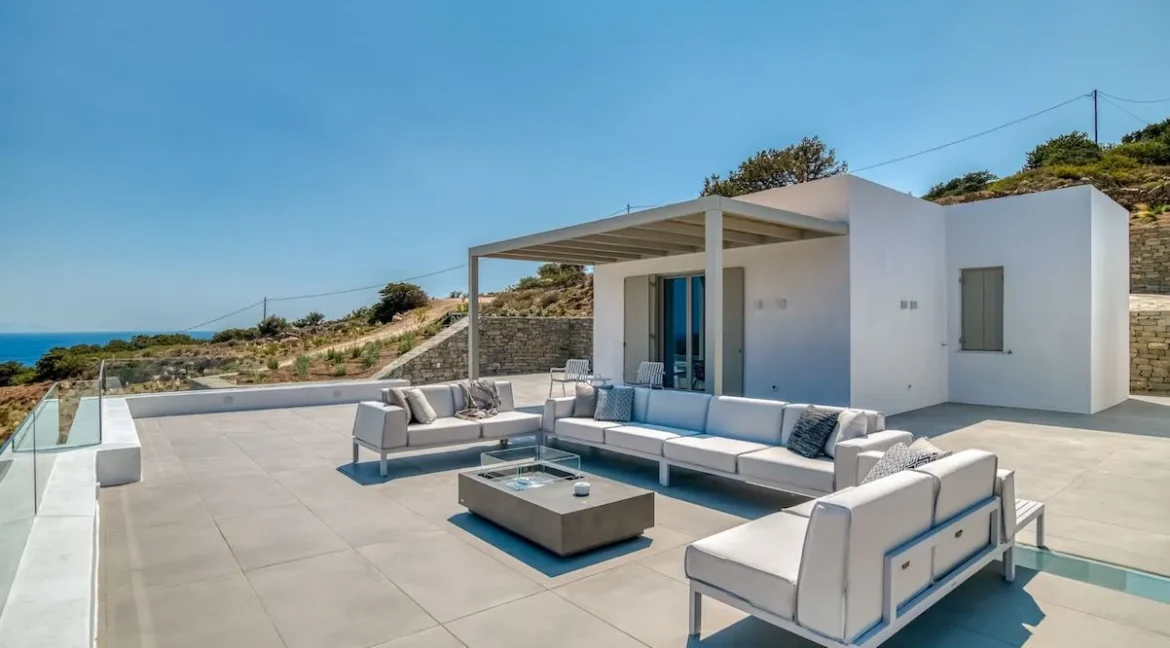 Luxury living in this contemporary villa at Paros, for sale 32