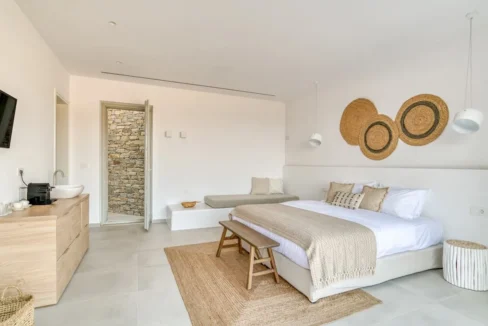 Luxury living in this contemporary villa at Paros, for sale 34