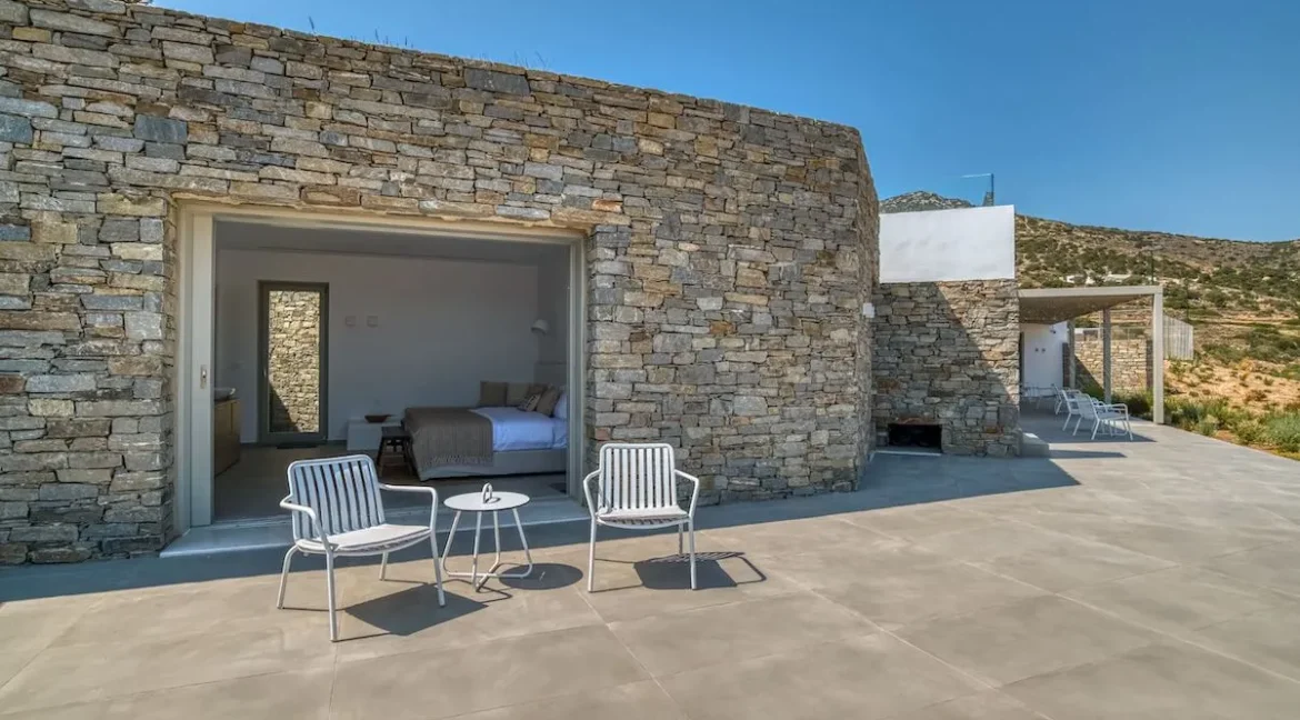 Luxury living in this contemporary villa at Paros, for sale 37