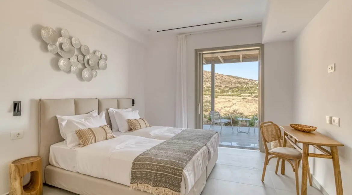 Luxury living in this contemporary villa at Paros, for sale 39