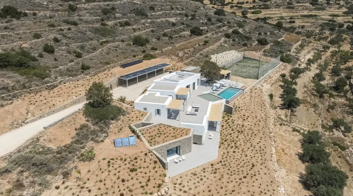 Luxury living in this contemporary villa at Paros, for sale 43