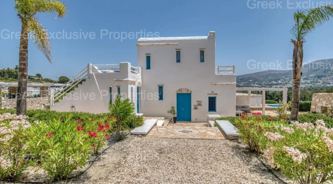 Seaview Villa for Sale in Paros, walking distance to the beach 2