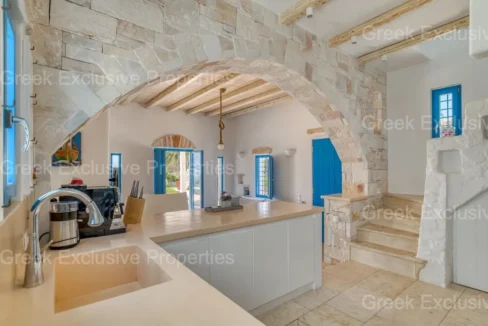 Seaview Villa for Sale in Paros, walking distance to the beach 6