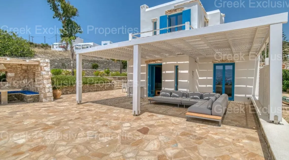 Seaview Villa for Sale in Paros, walking distance to the beach 8