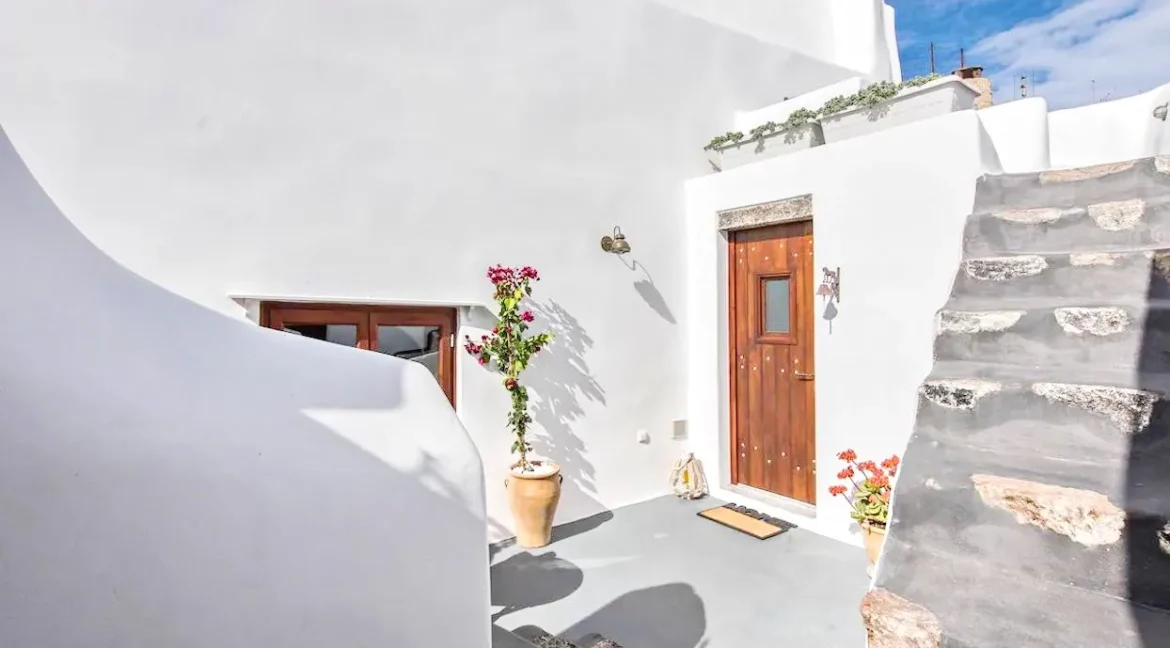 Complex of Cave Houses in Santorini for sale 27