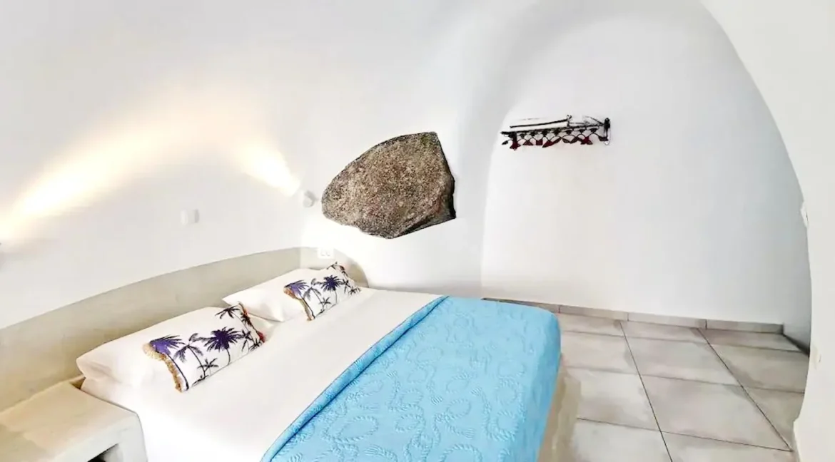 Complex of Cave Houses in Santorini for sale 37