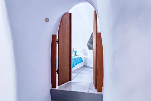 Complex of Cave Houses in Santorini for sale 6