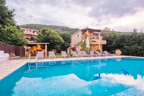 On the beach! Villa with direct sea access at Corfu, Kassiopi 7