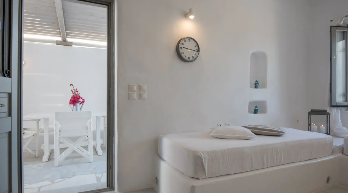 Property in Paros, Santa Maria 2