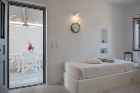 Property in Paros, Santa Maria 2