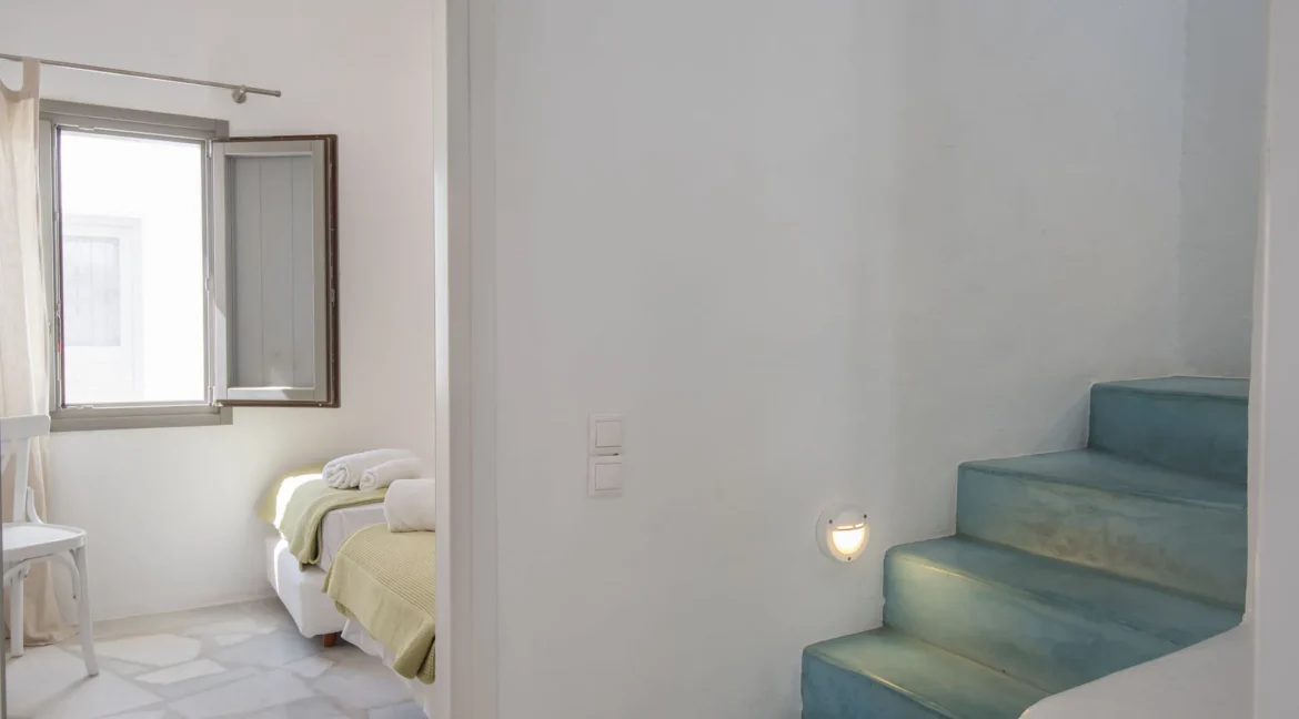 Property in Paros, Santa Maria 5