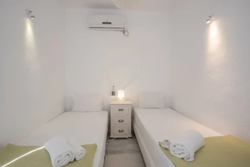 Property in Paros, Santa Maria 6