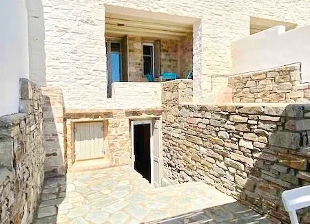 Stone Villa for Sale in Paros, Greece 10