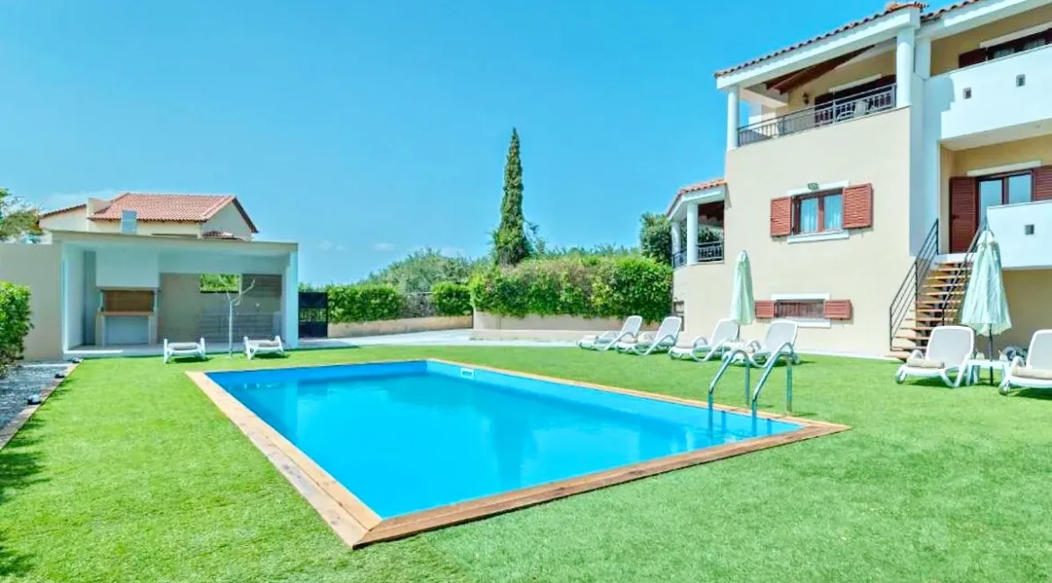 Luxurious Maisonette with Pool for Sale in Crete 20