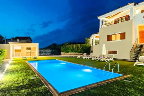 Luxurious Maisonette with Pool for Sale in Crete 27