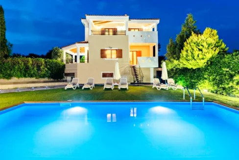 Luxurious Maisonette with Pool for Sale in Crete 32