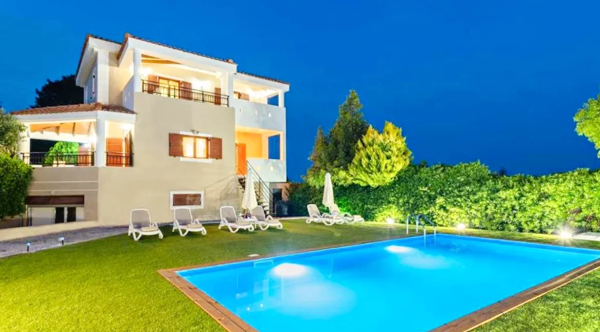 Luxurious Maisonette with Pool for Sale in Crete Greece