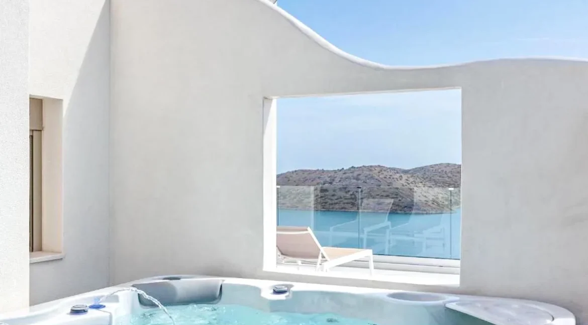 Luxurious Villa for Sale in Elounda, Crete Greece 1