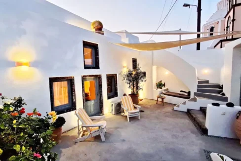 Single-Family Home for sale in Santorini with Beautiful Sea Views 12.jpg