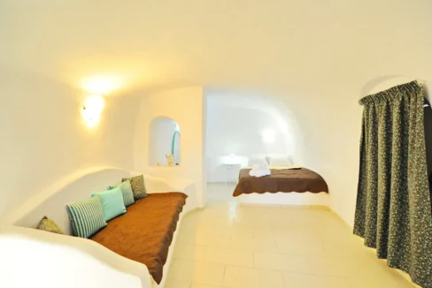 Single-Family Home for sale in Santorini with Beautiful Sea Views 2