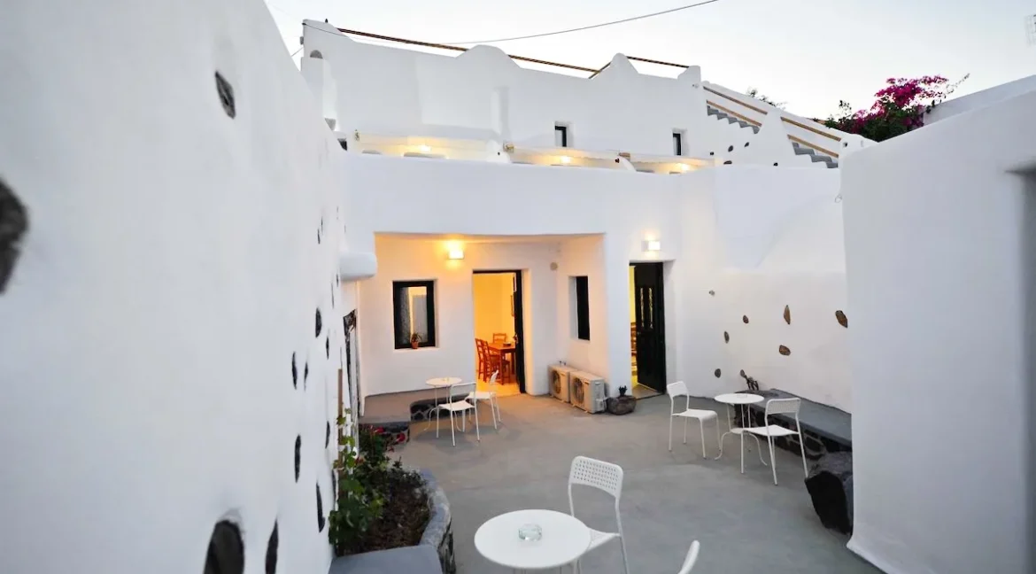 Single-Family Home for sale in Santorini with Beautiful Sea Views 3