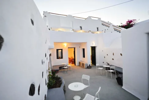 Single-Family Home for sale in Santorini with Beautiful Sea Views 3