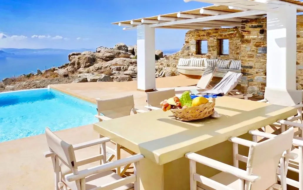 Three Luxurious Villas for Sale in Naxos Greece 10