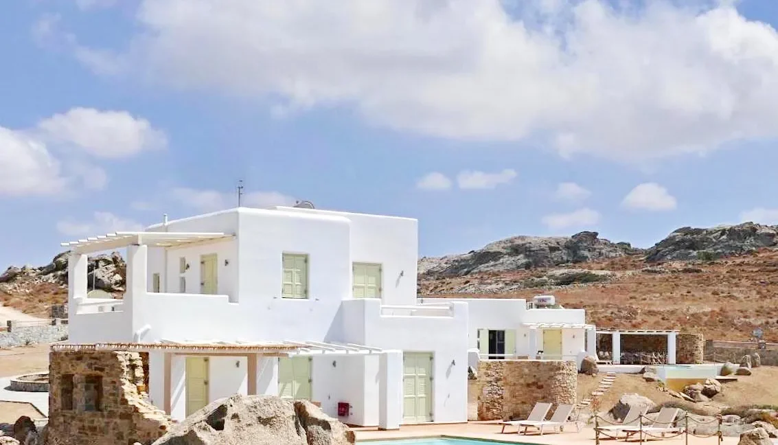 Three Luxurious Villas for Sale in Naxos Greece 33