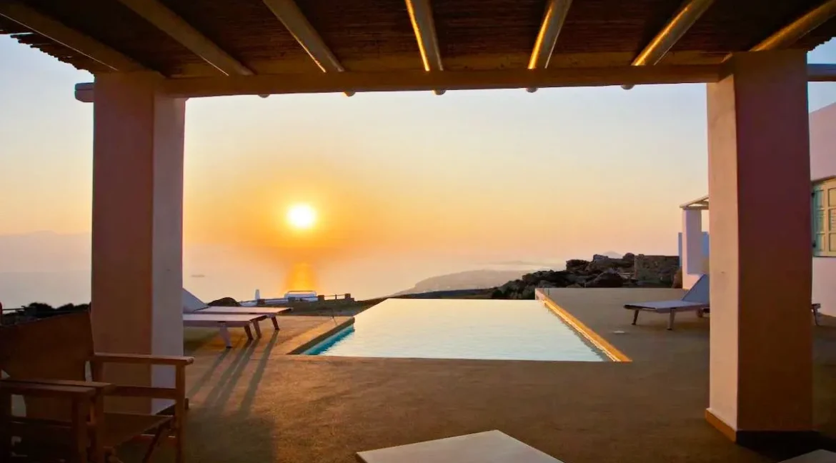 Three Luxurious Villas for Sale in Naxos Greece 4