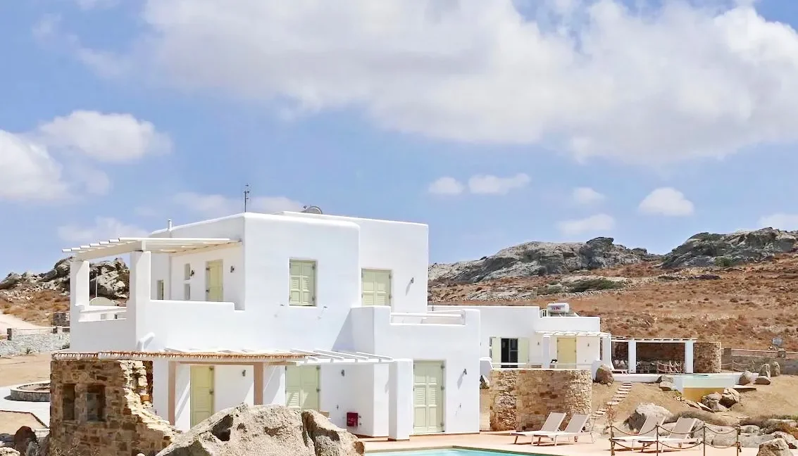 Three Luxurious Villas for Sale in Naxos Greece 9