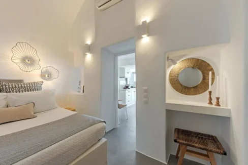 Property of 2 Suites for Sale in Oia, Santorini 14