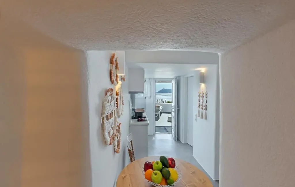 Property of 2 Suites for Sale in Oia, Santorini 6