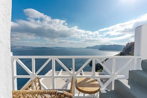 Property of 2 Suites for Sale in Oia, Santorini 9