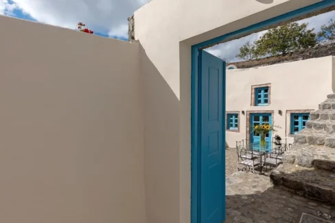 20th-Century Winery Turned into 3 apartments Villa for sale in Santorini 13