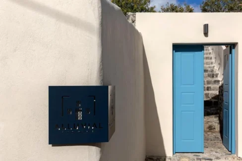 20th-Century Winery Turned into 3 apartments Villa for sale in Santorini 14