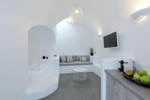 20th-Century Winery Turned into 3 apartments Villa for sale in Santorini 15