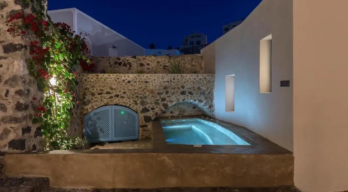 20th-Century Winery Turned into 3 apartments Villa for sale in Santorini 21