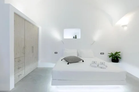 20th-Century Winery Turned into 3 apartments Villa for sale in Santorini 26