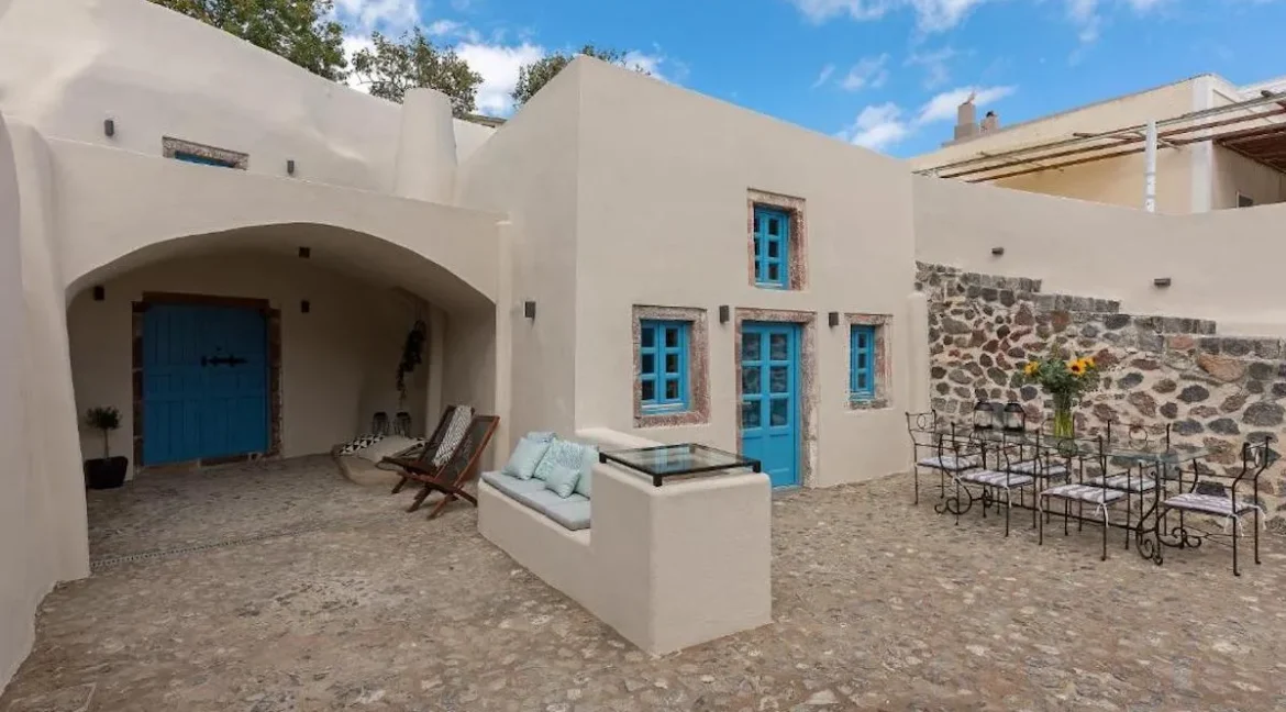 20th-Century Winery Turned into 3 apartments Villa for sale in Santorini 3