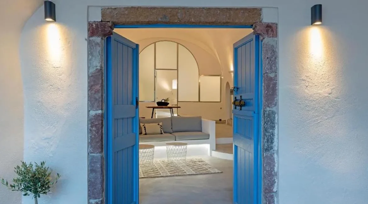 20th-Century Winery Turned into 3 apartments Villa for sale in Santorini 32