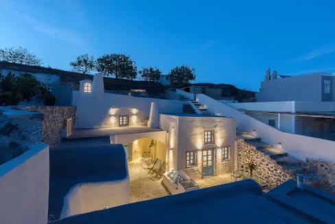 20th-Century Winery Turned into 3 apartments Villa for sale in Santorini 33