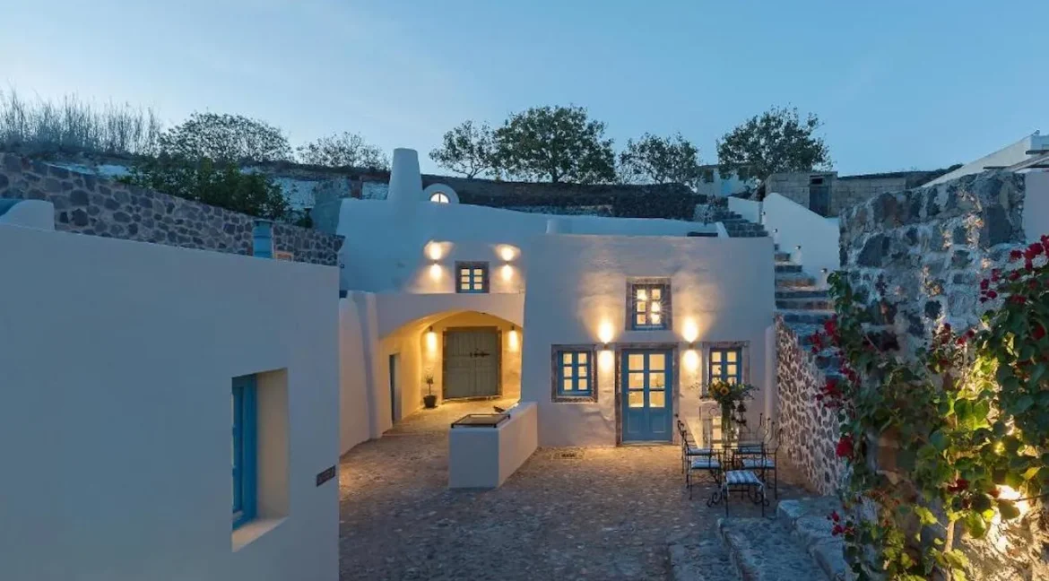 20th-Century Winery Turned into 3 apartments Villa for sale in Santorini 5