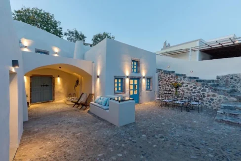 20th-Century Winery Turned into 3 apartments Villa for sale in Santorini 7