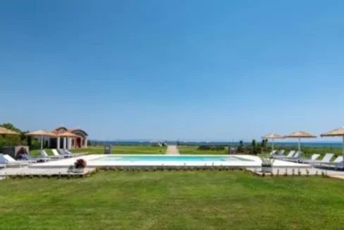 Beachfront Luxury Villa for sale in Halkidiki 3