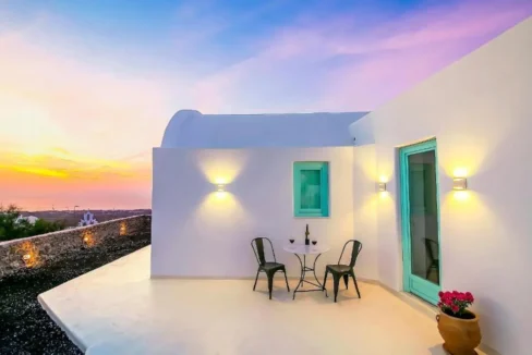 Charming Villa for Sale in Finikia Santorini 17