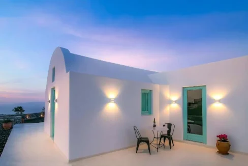 Charming Villa for Sale in Finikia Santorini 18