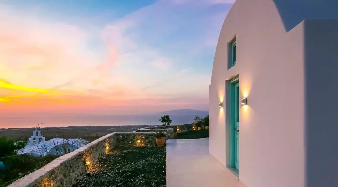 Charming Villa for Sale in Finikia Santorini 22